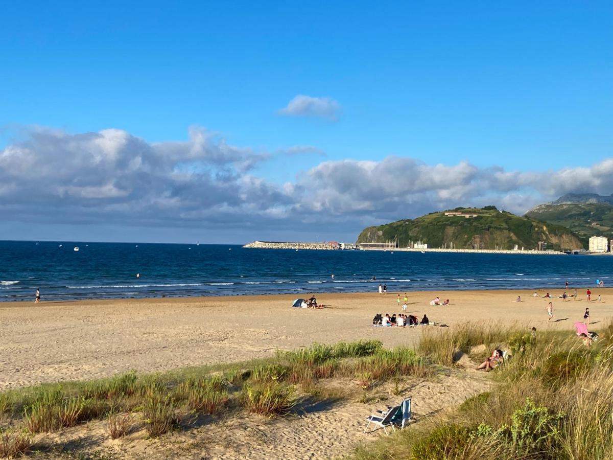 Piso Primera Linea De Playa Ларедо Екстер'єр фото